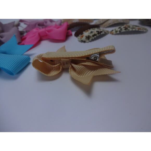 Lot of 20 Toddler Girl Hair Clips – Bows, Flowers & Fabric Snap Barrettes - Picture 5 of 6